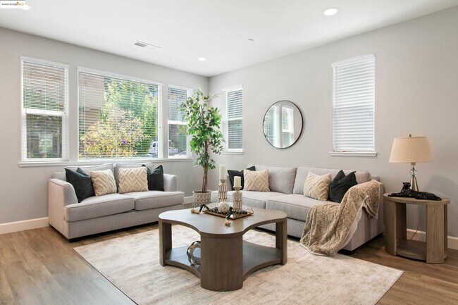 Foto del edificio - 701 Tierney Pl