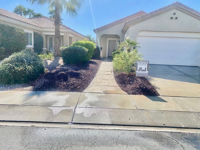 Building Photo - AVAILABLE NOW!! 2 Bedroom 2 Bathroom Home in SUN CITY PALM DESERT!!