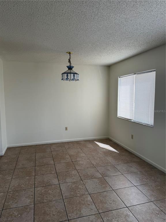 Building Photo - 3022 SE 5th Terrace