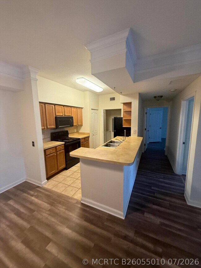 Foto del edificio - 9901 Baywinds Blvd