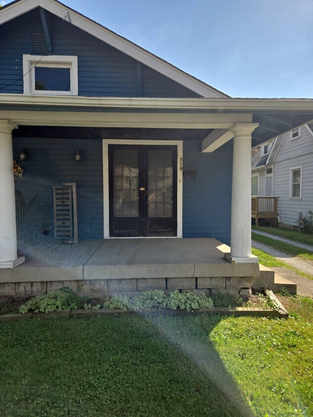 Foto principal - 719 E 54th St