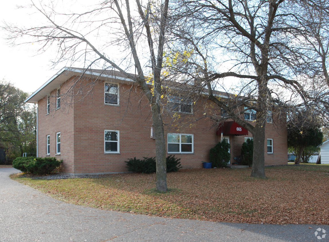 Building Photo - 665 Ash St