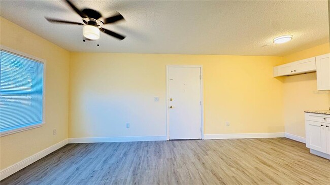 Foto del edificio - 9015 Westchester Cir