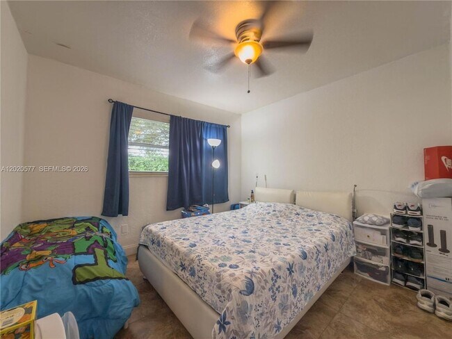Foto del edificio - 410 Pinecrest Dr