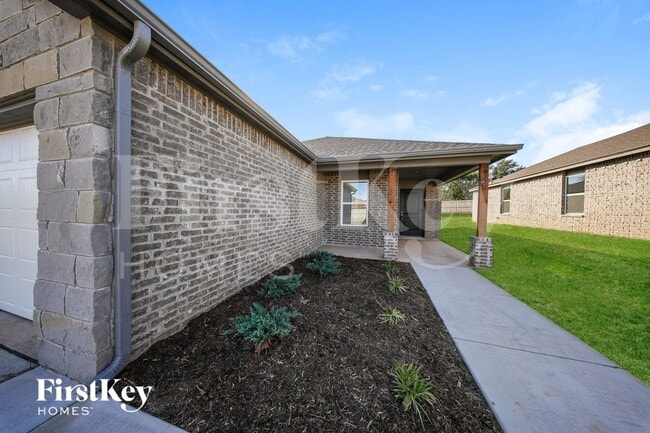 Building Photo - 421 Kale Rd