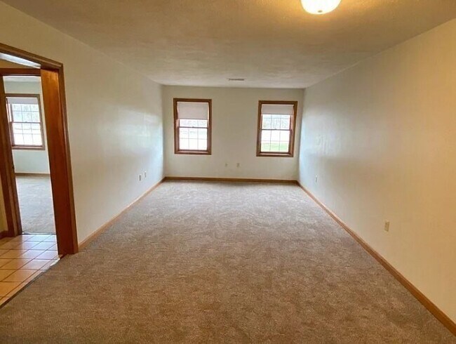 Foto del edificio - 132 Tyngsboro Rd