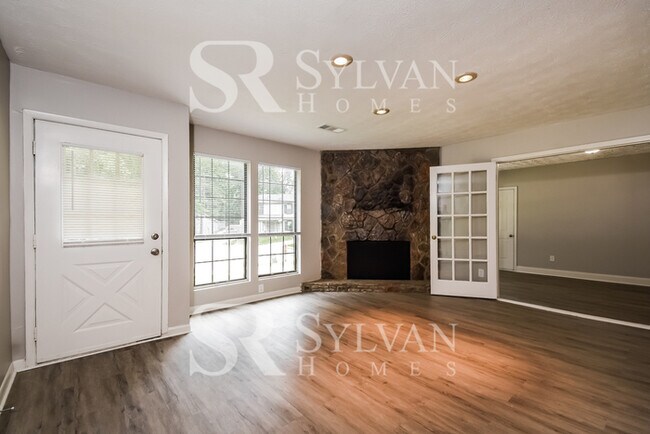 Building Photo - Carve Out a Great Life Here!