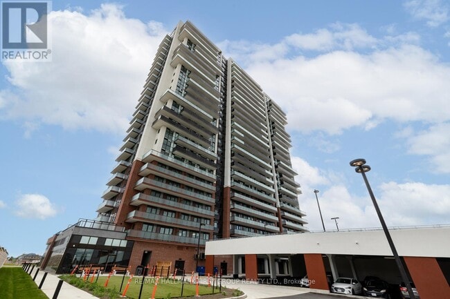 Photo du bâtiment - 2550 Simcoe St N