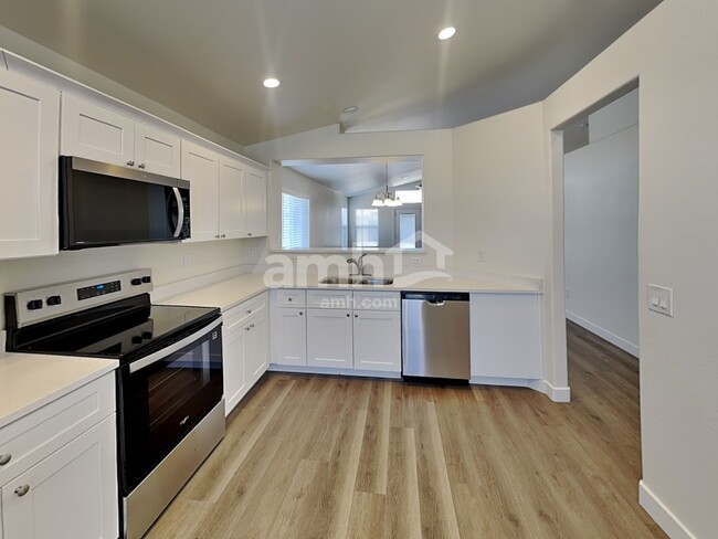 Building Photo - 5239 N 104th Dr