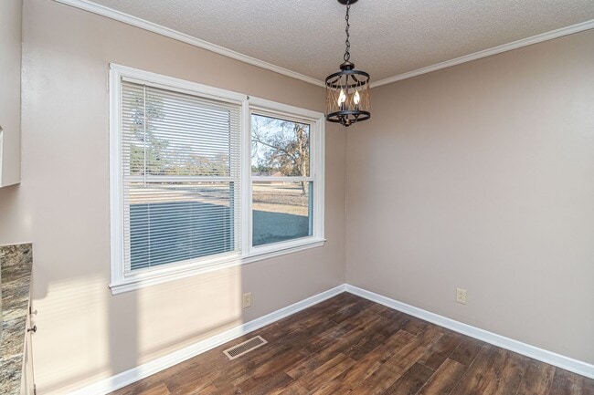 Foto del edificio - Adorable Brick Ranch 3 BR | 1.5 BA in Goldsboro