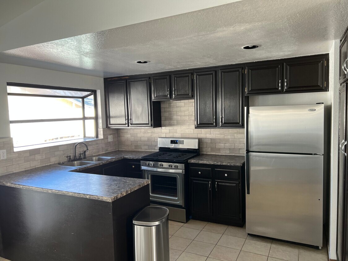 Building Photo - 3690 Concord Cir