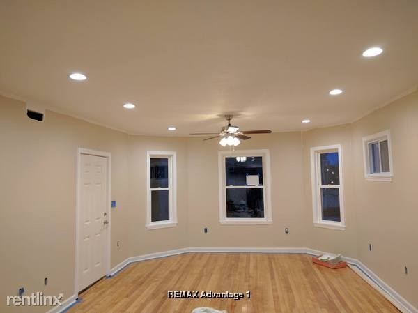 Building Photo - 3 br, 2 bath Apartment - 129 Warner Ave