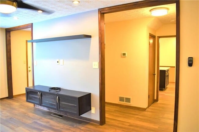 Building Photo - 2264 Post Oak Dr