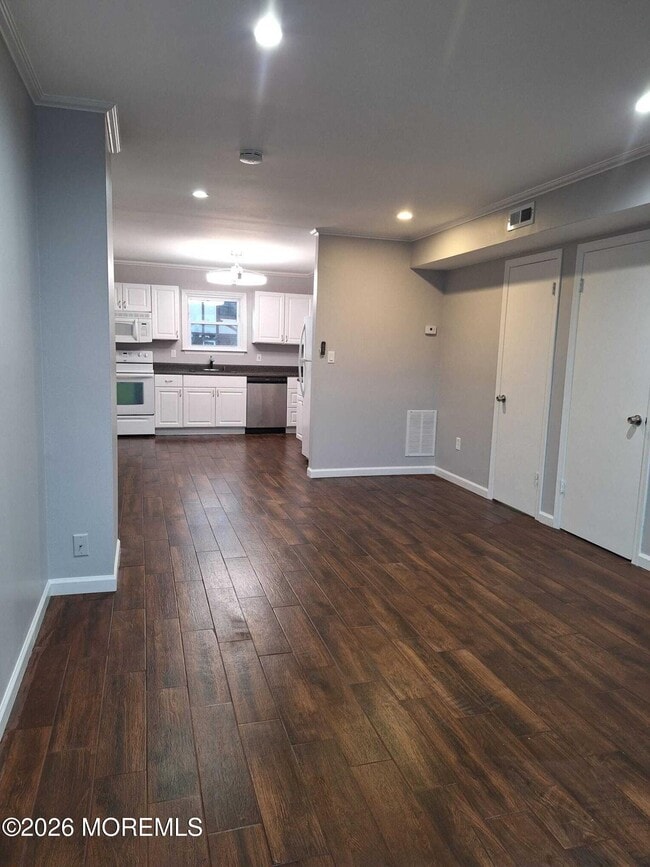 Foto del edificio - 135 Briar Mills Dr