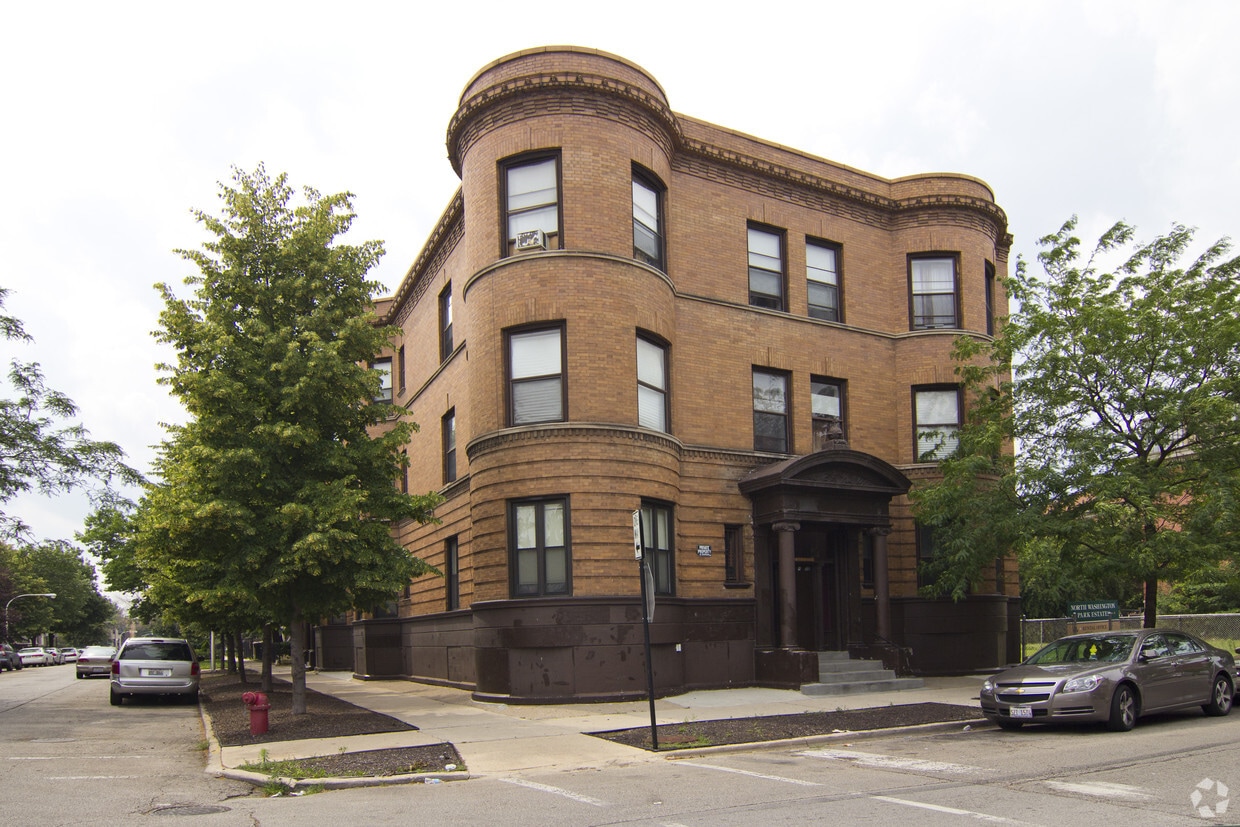 Building Photo - Bronzeville Apartments