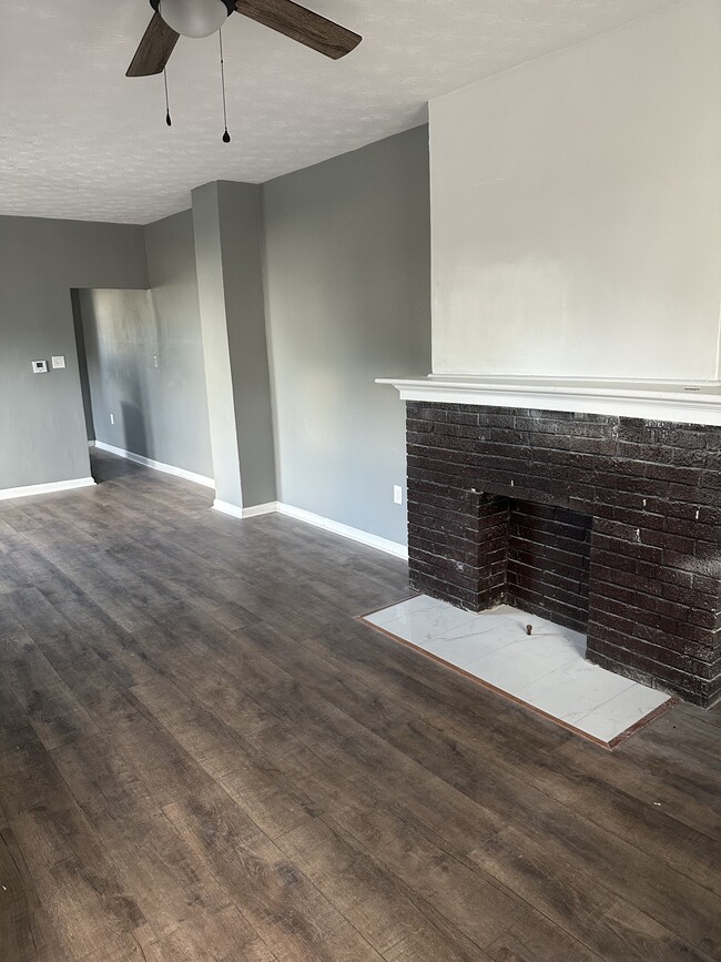 Building Photo - 629 Sheldon Ave