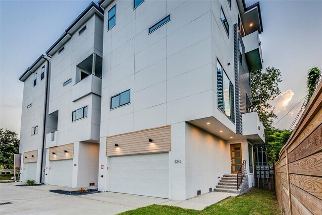 Foto del edificio - 2237 N MacGregor Way