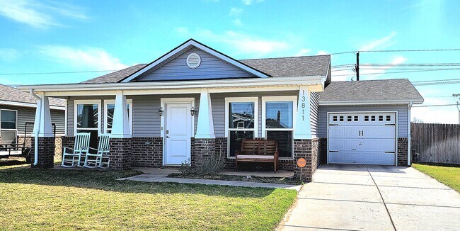 Building Photo - PRE-LEASING JUNE 2024 - ADORABLE COTTAGE I...