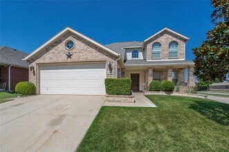 Building Photo - 8733 King Ranch Dr