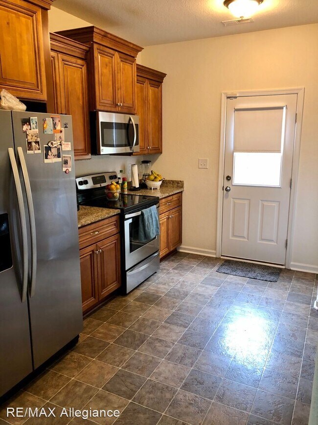 Building Photo - 4 br, 3 bath House - 4126A 3RD STREET