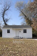 Building Photo - 705 Beardsley Ct