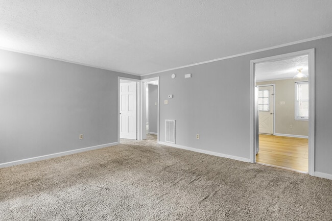 Foto del edificio - 338 River Walk Dr