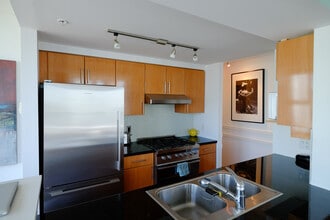 Building Photo - 1077 Marinaside Crescent