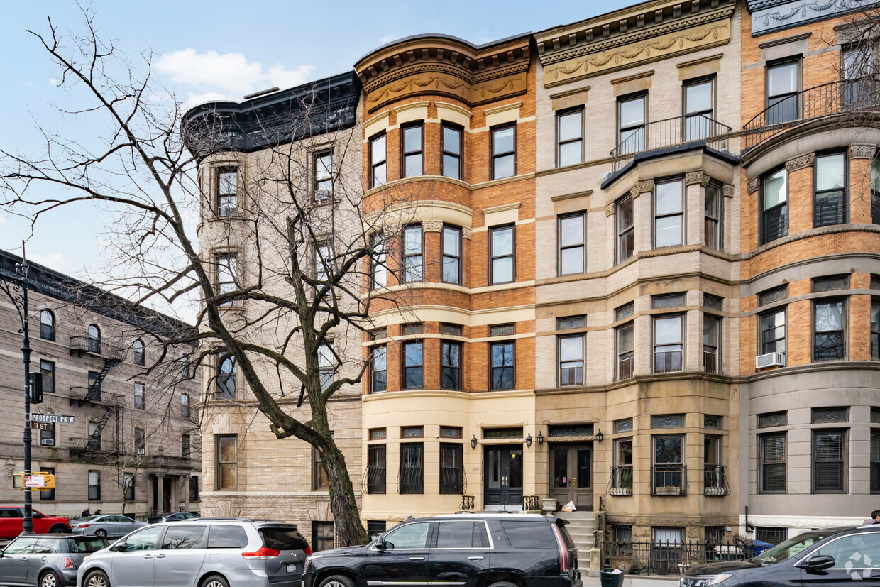 Primary Photo - 160 Prospect Park W