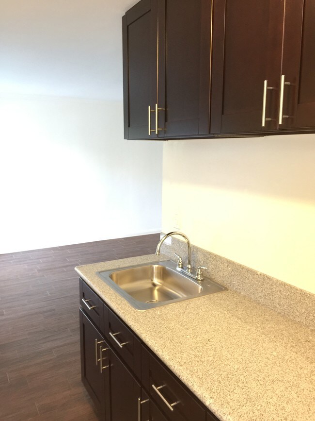 1831 Camden Ave Los Angeles Ca 90025 Apartment For Rent In Los