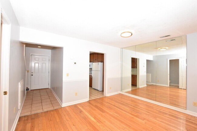 Foto del edificio - 400 N Steele St