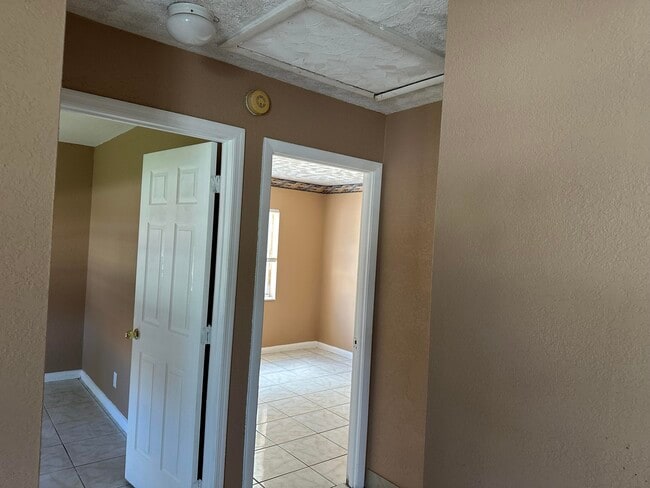 Building Photo - 6214 Wauconda Way W