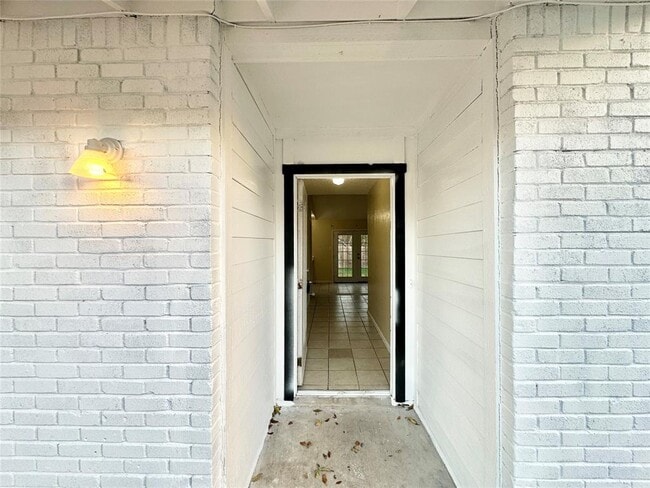 Foto del edificio - 7221 Ellington Cir