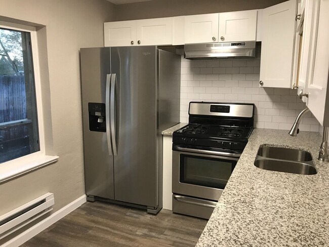 Photo - 1530 Utica St Apartment