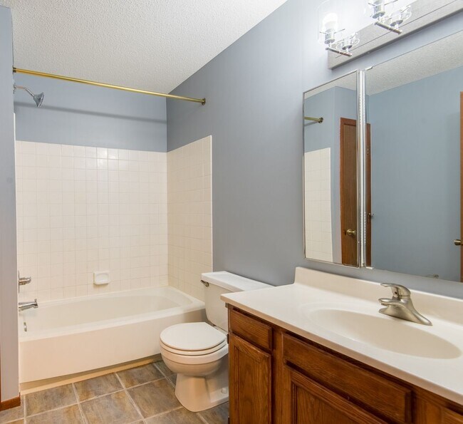 Foto del edificio - Updated condo *1Bed*1Bath Avail Jan 1.