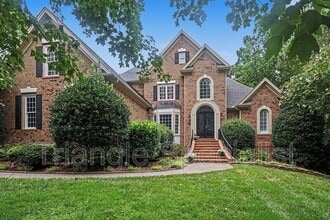 Building Photo - 6121 Carlyle Dr
