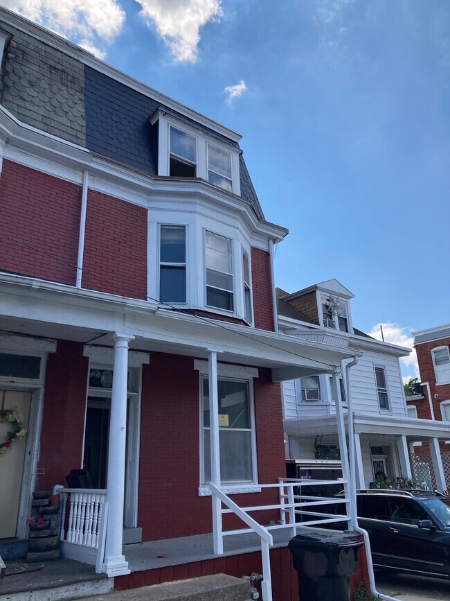 429 Peffer St, Harrisburg, PA 17102 House Rental in Harrisburg, PA