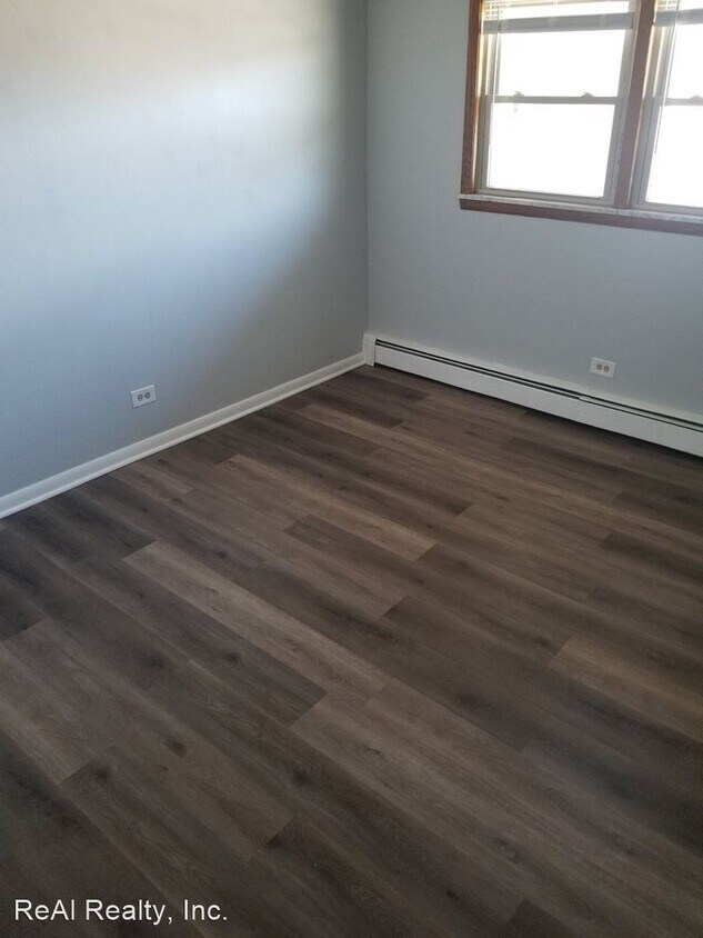 12711 Highland Ave, Blue Island, IL 60406 Room for Rent in Blue