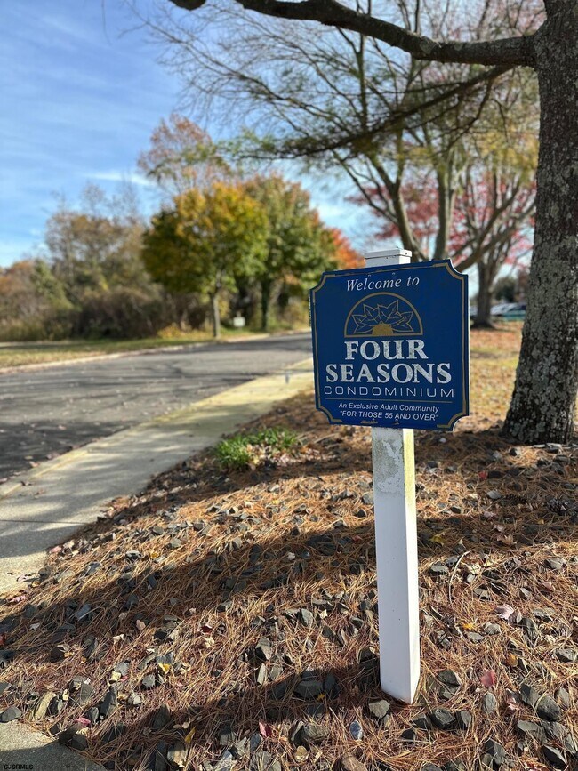 Foto del edificio - 1108 Dolphin Ave