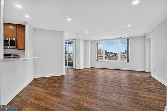 Building Photo - 100 Harborview Dr