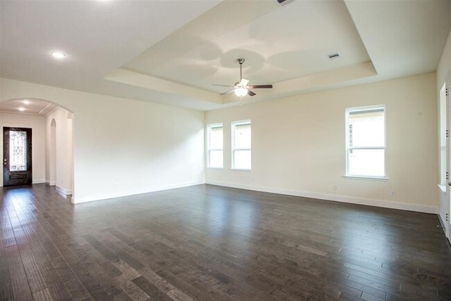 Building Photo - 21119 Bradford Grove Dr