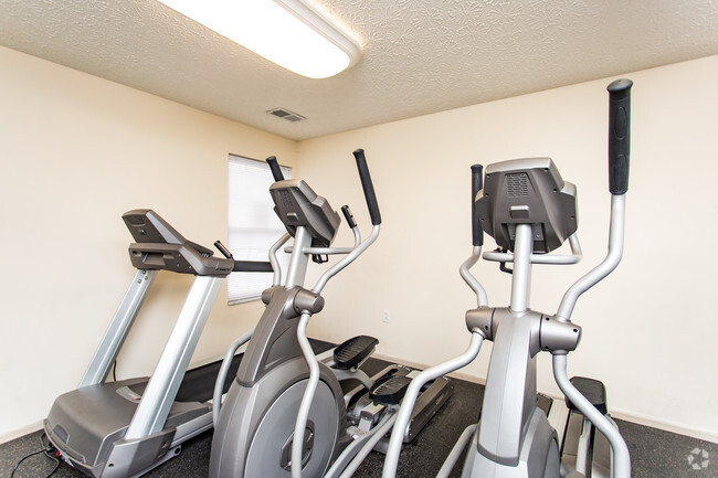 Fitness Center - Leafy Dell Apartments