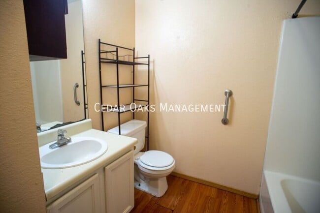 Building Photo - 420 Park Street