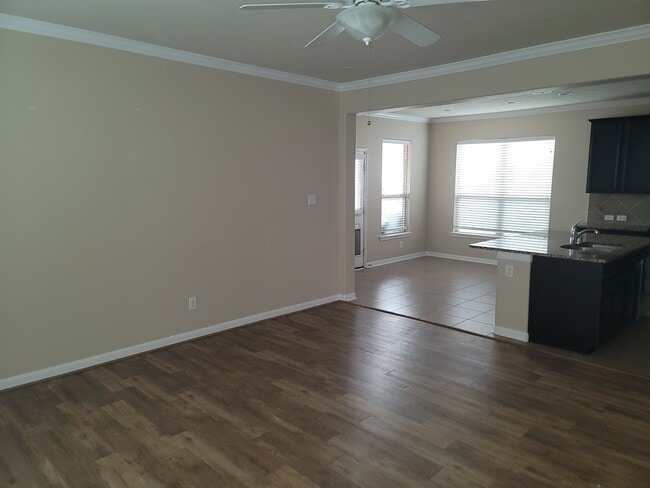 Foto del edificio - 17223 Pecos Park Ln