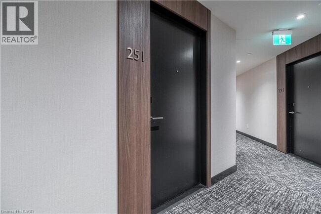 Photo du bâtiment - 2501 Saw Whet Blvd.