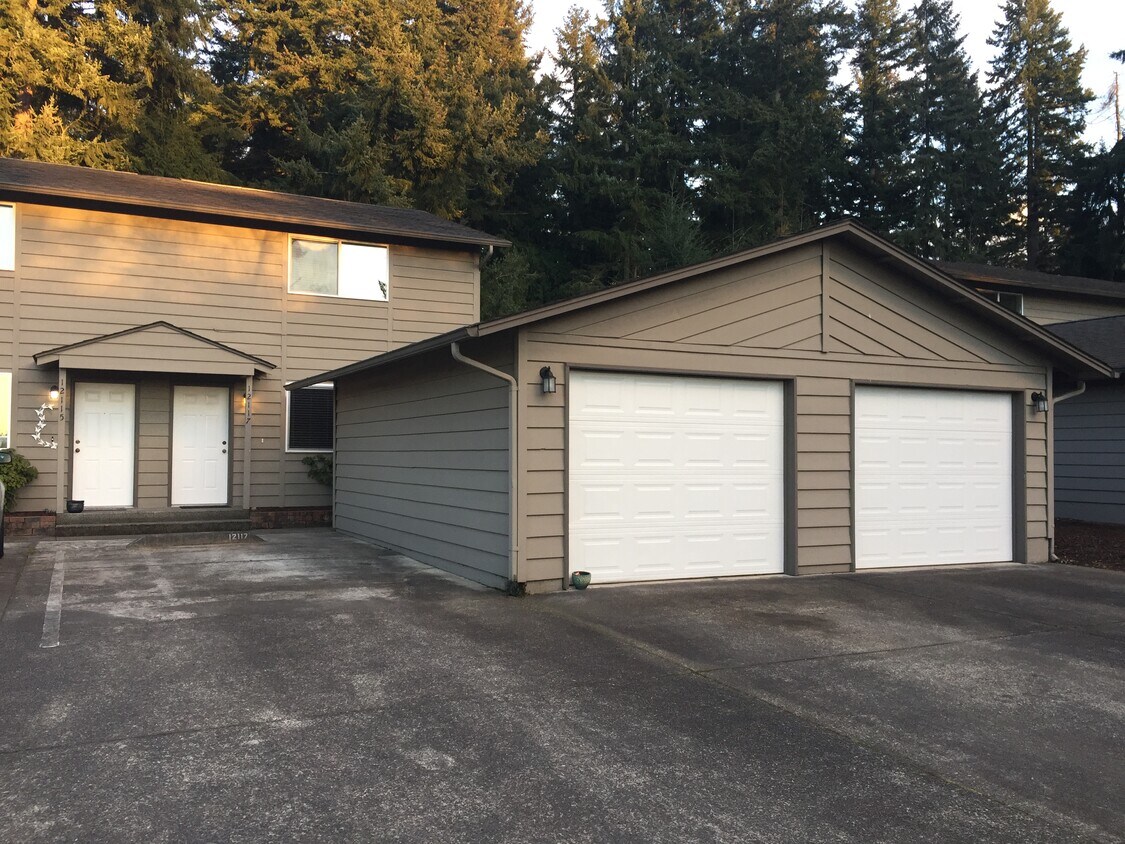 12123 125th Avenue Ct E, Puyallup, WA 98374 Townhome Rentals in