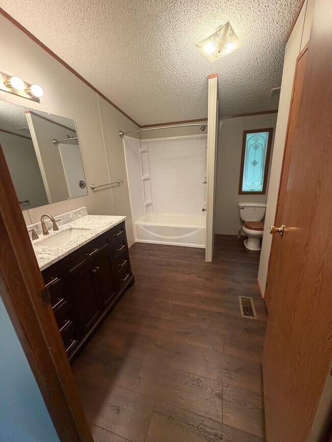 Foto del edificio - 214 Crooked Fork Ln