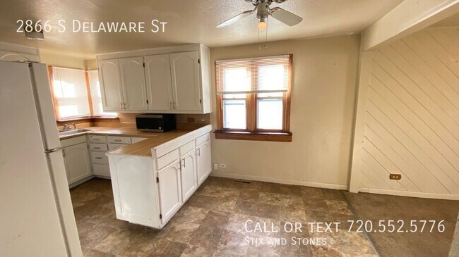 Foto del edificio - 2866 S Delaware St