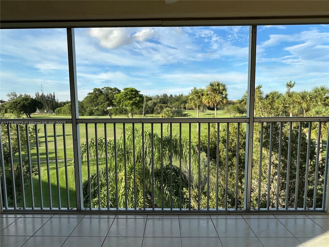 Foto principal - 12701 SW 13th St