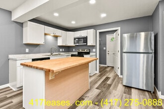 Building Photo - 2126 N Park Ave