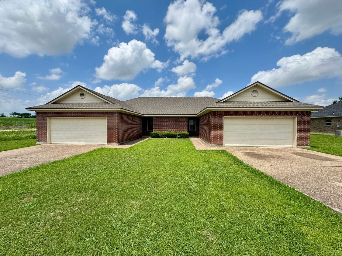 Primary Photo - Duplex